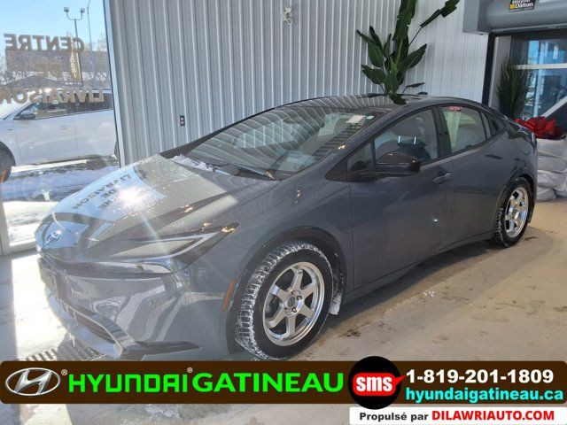 2023 Toyota Prius Limited !! pneus ete et hiver !!! clean in Cars & Trucks in Gatineau