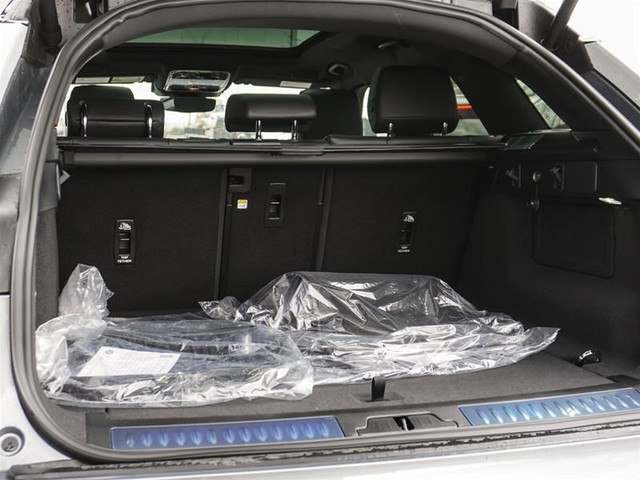 2024 Land Rover Range Rover Velar P 400 Dynamic HSE in Cars & Trucks in Oshawa / Durham Region - Image 3