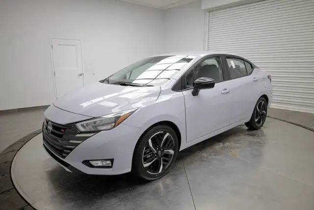 2023 Nissan Versa SR62863212135041123