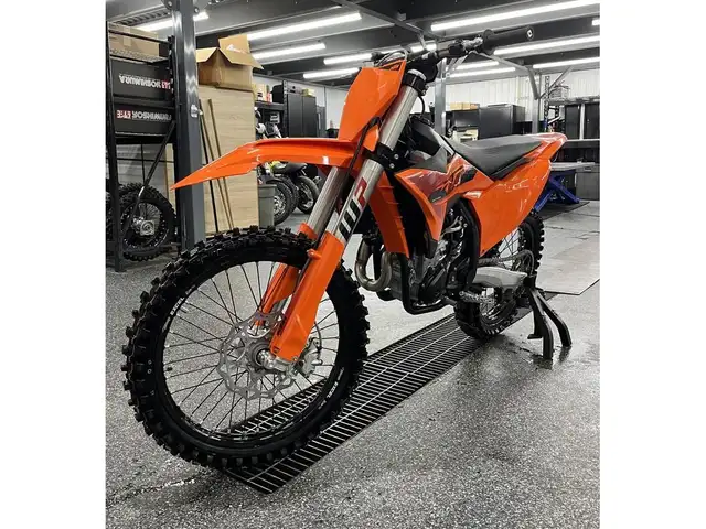 2025 KTM 450 SX-F in Dirt Bikes & Motocross in Granby - Image 7