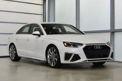 Traction intégrale Audi quattro / Apple Carplay + Android Auto / Ensemble S-Line / Toit ouvrant / Si...