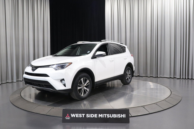 2017 Toyota RAV4 XLE AWD / SUNROOF / BACKUP CAM / ONLY 114K in Cars & Trucks in Edmonton - Image 3