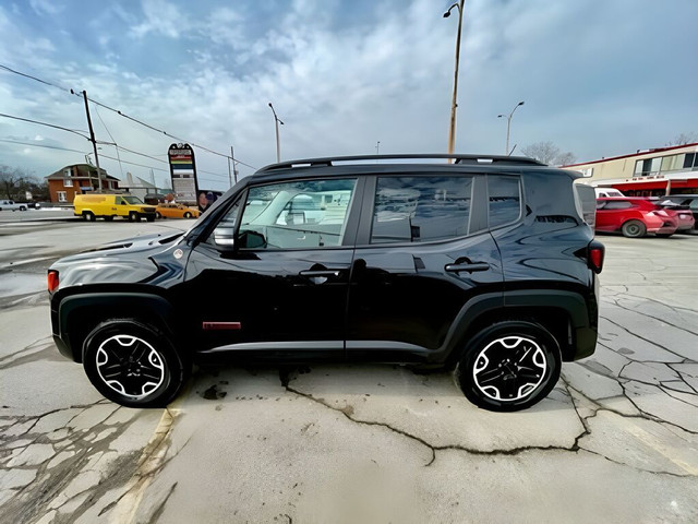 2017 Jeep Renegade 4WD Trailhawk NAV PANORAMIC MINT WE FINANCE A in Cars & Trucks in London - Image 3