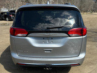Discover the perfect combination of comfort, style, and practicality with this 2017 Chrysler Pacific... (image 4)