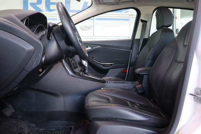 2015 Ford Focus Titanium SEDAN AUTOMATIQUE dans Autos et camions  à Ville de Montréal - Image 2