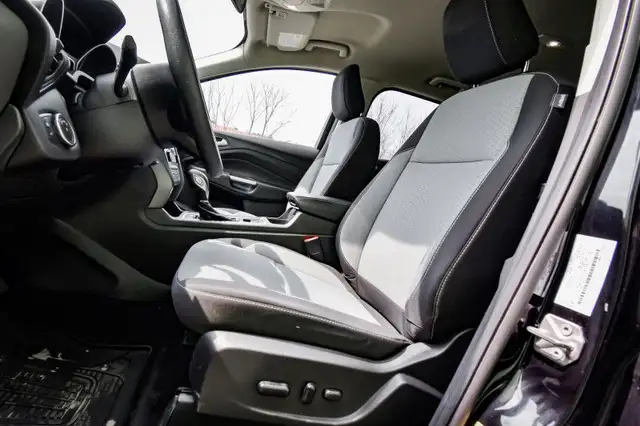 2019 Ford Escape SE FWD • HEATED SEATS • CP/AA • REMOTE START in Cars & Trucks in Ottawa - Image 31