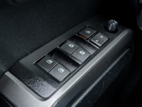 Odometer is 17543 kilometers below market average! Navigation, Reverse Camera, Clean Car fax Report... (image 9)