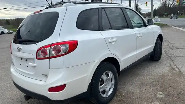 2012 Hyundai Santa Fe GL in Cars & Trucks in Oakville / Halton Region - Image 5