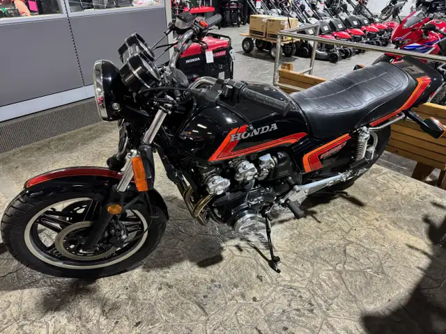 CB900F in Street, Cruisers & Choppers in Edmonton - Image 7