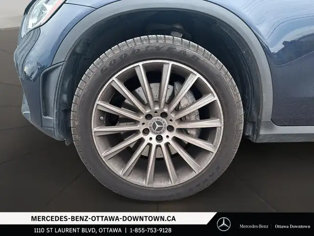 2020 Mercedes-Benz GLC300 4MATIC Coupe dans Autos et camions dans Ottawa - Image 8
