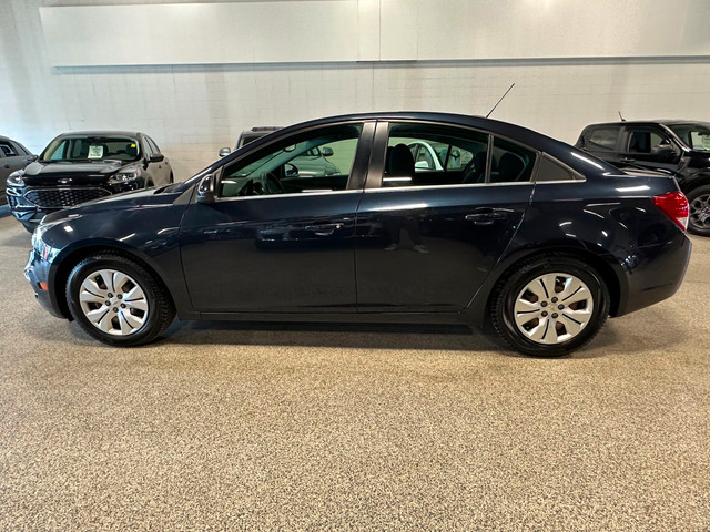 2016 Chevrolet Cruze Limited 1LT in Cars & Trucks in Calgary - Image 2
