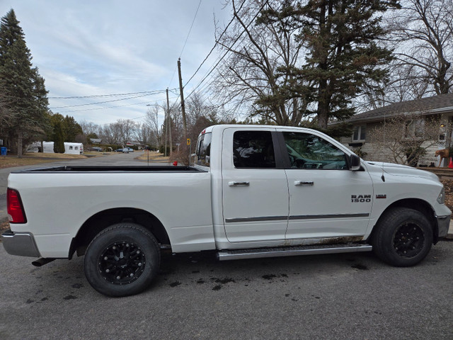 2015 RAM 1500 SLT dans Autos et camions  à Longueuil/Rive Sud - Image 4