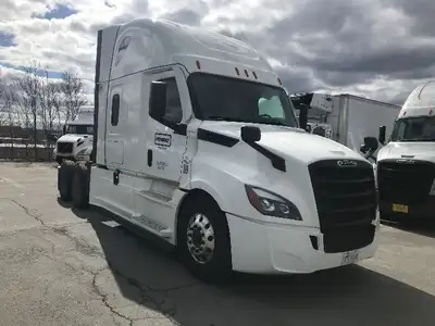 2020 FREIGHTLINER T12664ST;Heavy Duty Trucks - Conventional Truck w/ Sleeper Penske Location 100 THO...