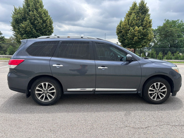 2013 Nissan Pathfinder SL 4dr 4x4 CVT in Cars & Trucks in Mississauga / Peel Region - Image 3