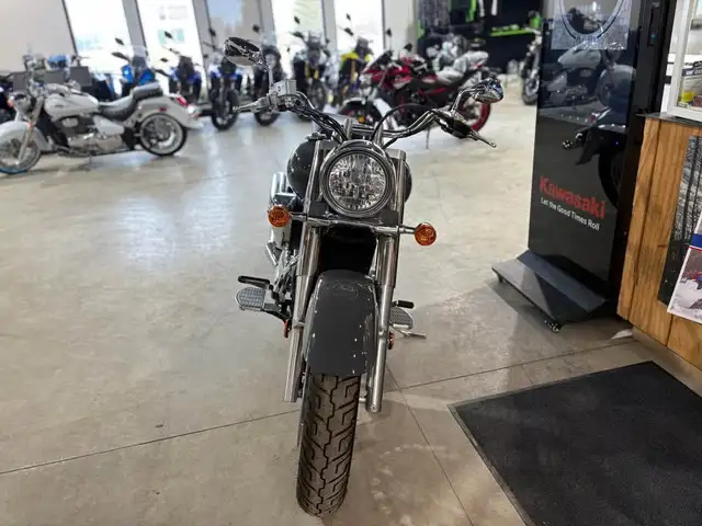 2023 Suzuki Boulevard C50 - Solid Iron Gray in Street, Cruisers & Choppers in Markham / York Region - Image 4