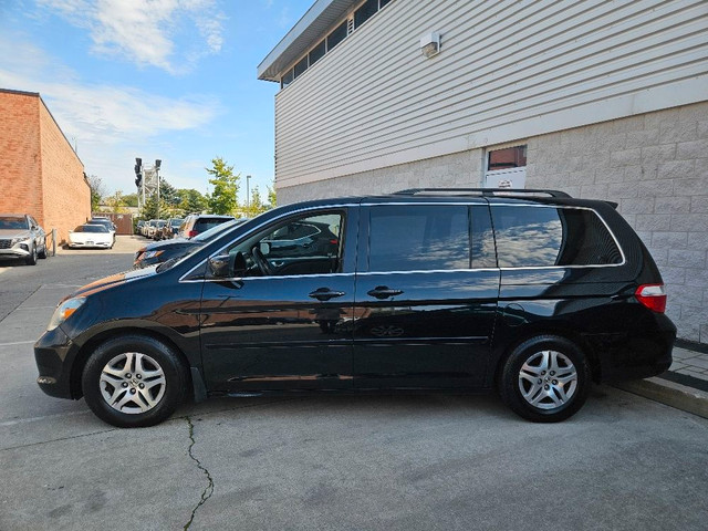 2005 Honda Odyssey EX-L-8 PASS-LEATHER-ROOF-NO ACCIDENTS-CERTIFI in Cars & Trucks in City of Toronto - Image 4
