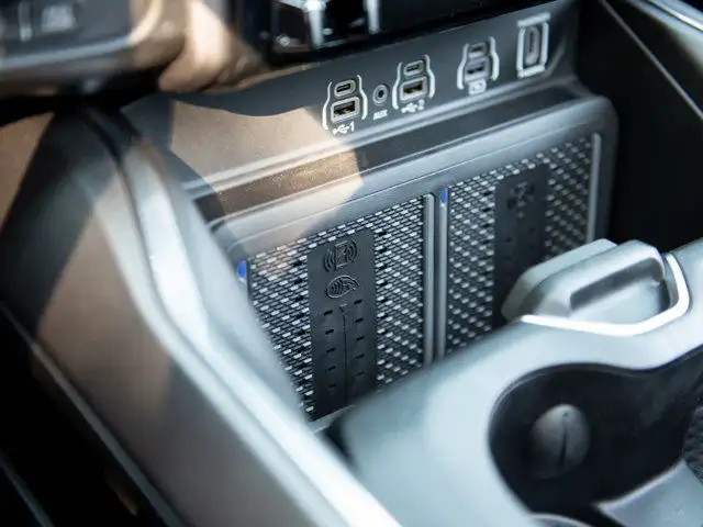 2025 Ram 1500 Laramie 4x4, 22 Inch Wheels, 33 Inch Tires in Cars & Trucks in Calgary - Image 23