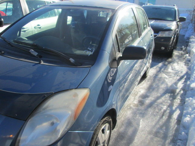 2008 Toyota Yaris Hacthback in Cars & Trucks in City of Montréal - Image 3