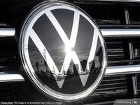 This Volkswagen Tiguan boasts a Intercooled Turbo Regular Unleaded I-4 2.0 L/121 engine powering thi... (image 9)