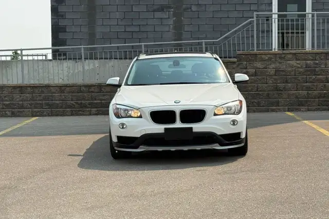 2015 BMW X1 AWD 4dr xDrive28i|BIG SUMMER BLOWOUT! dans Autos et camions dans Calgary - Image 9