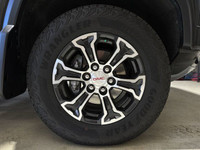 This GMC Canyon is equipped with: Cloth/CoreTec Seat Trim, Remote Vehicle Starter System, Heated Dri... (image 5)