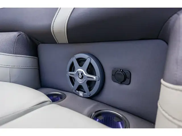 2025 Barletta Cabrio 24 UE in Powerboats & Motorboats in Québec City - Image 33