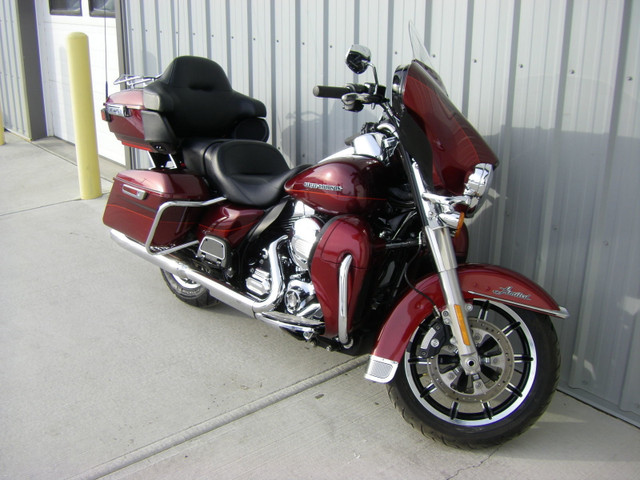2016 Harley Davidson Ultra Limited $169 B/W OAC in Touring in Edmonton - Image 2