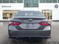 This Toyota Camry boasts a Regular Unleaded I-4 2.5 L/152 engine powering this Automatic transmissio... (image 3)