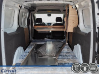 La Transit Connect XL 2.0/L 2023 est robuste, économique, dotée d'un bon volume utile et d'un niveau... (image 6)