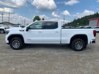 Sierra 1500 4WD Crew Cab 157" AT4, 18" Aluminum Wheels, 6.2L V8 Gasoline Engine, 10-Speed Automatic... (image 1)
