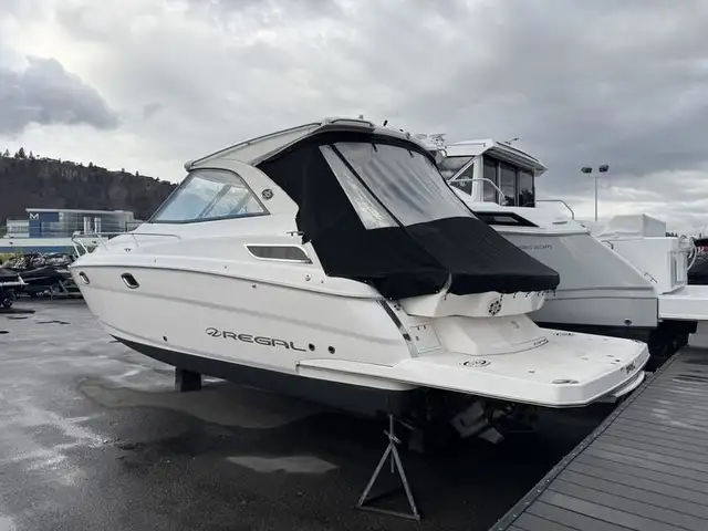 2020 Regal 35 Sport Coupe in Powerboats & Motorboats in Saskatoon - Image 4