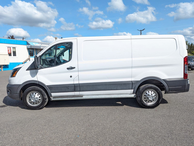 2023 Ford Transit-250 Cargo LOW KMS! AWD TRANSIT 250, EXTRA... in Cars & Trucks in Ottawa - Image 4