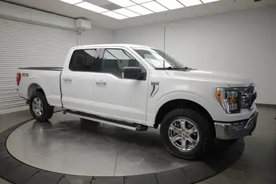 ENGINE: 5.0L V8, 4x4, BLIND SPOT MONITOR, AUTOMATIC HIGHBEAMS, BACK-UP CAMERA, LANE KEEPING ASSIST,...