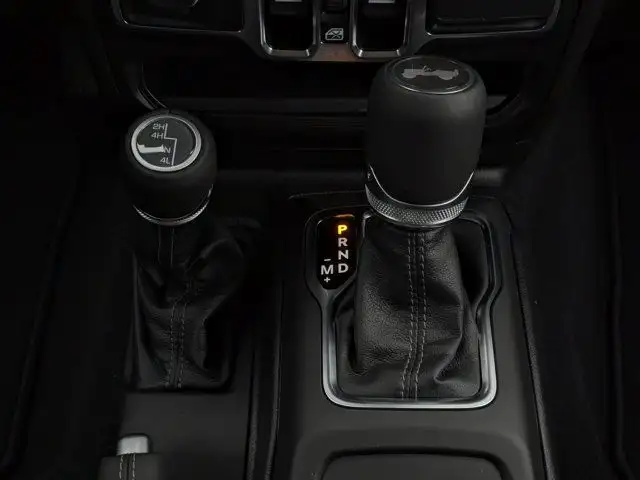 2025 Jeep Wrangler Sahara - McKinley Leather Seats - Technology in Cars & Trucks in Calgary - Image 23