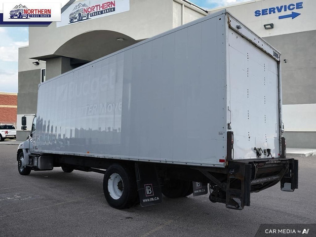 2018 Hino 338 CUBE VAN / BOX TRUCK in Cars & Trucks in Edmonton - Image 4