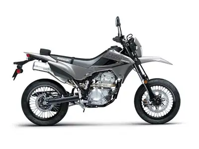 Price does not include $989 - Freight, PDI and Doc Fee. Please call the Kelowna location for more in...