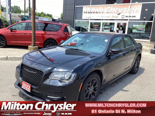 2022 Chrysler 300 300 Touring L in Cars & Trucks in Oakville / Halton Region