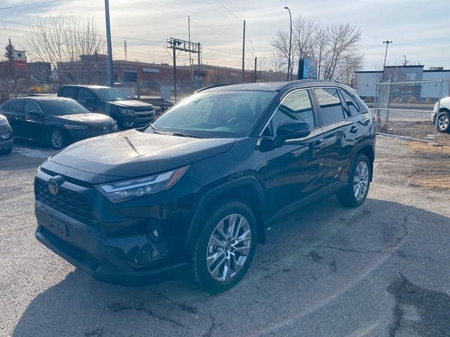2022 Toyota RAV4 XLE in Cars & Trucks in Calgary - Image 4