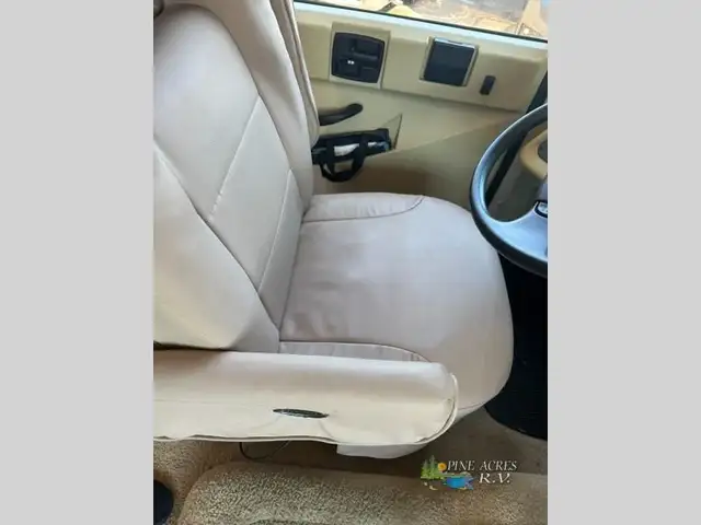 2011 Tiffin Motorhomes Open Road Allegro 32CA 53K Milles Best Pr in RVs & Motorhomes in Moncton - Image 60