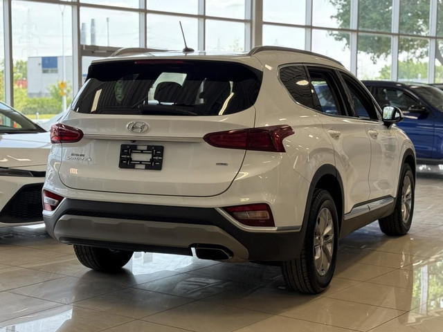 Hyundai Santa Fe 2.4L Essential TI avec ensemble sécurité 2020 à in Cars & Trucks in City of Montréal - Image 2