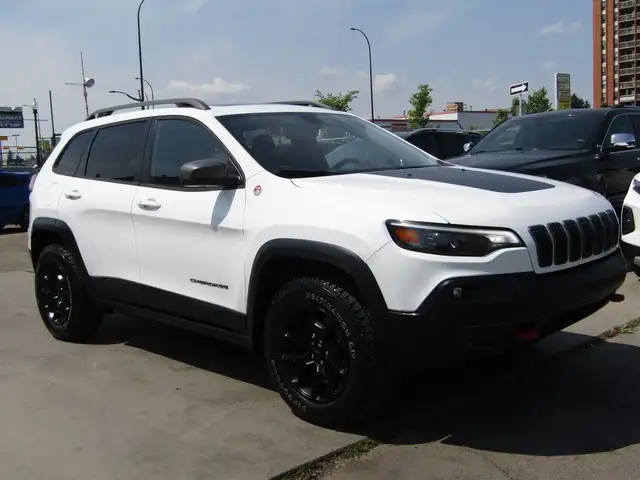 2019 Jeep Cherokee TRAILHAWK ELITE 4x4 B.S.A/NAV/CAM/PANOROOF/73 in Cars & Trucks in Calgary - Image 7