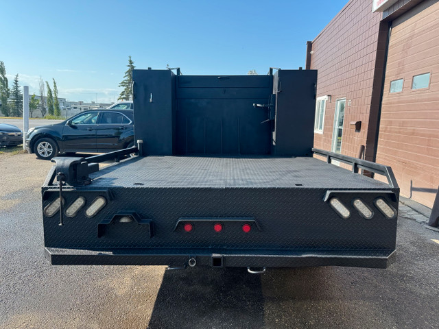 2005 Dodge Ram 3500 ST Flat Deck Diesel 4X4 in Cars & Trucks in Calgary - Image 4
