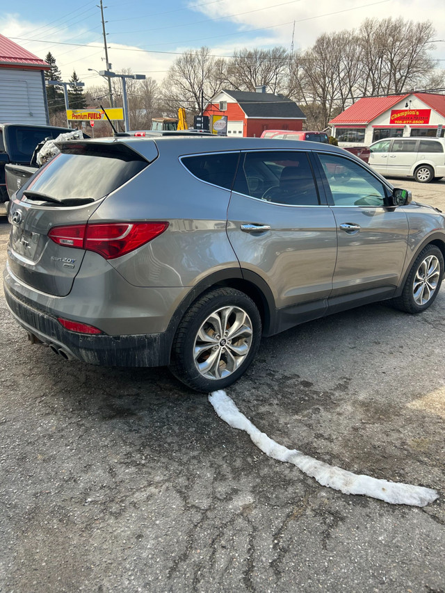 2013 Hyundai Santa Fe Limited in Cars & Trucks in Kawartha Lakes - Image 3