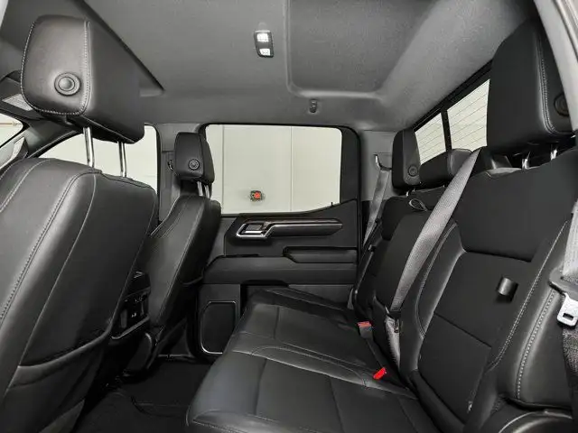2024 GMC Sierra 1500 SLT | No Accidents | Remote Start | Leather in Cars & Trucks in Grande Prairie - Image 33