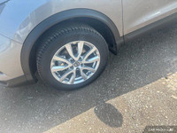 This Nissan Qashqai boasts a Regular Unleaded I-4 2.0 L/122 engine powering this Variable transmissi... (image 9)