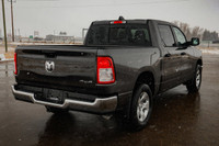 This Ram 1500 has a powerful Gas/Electric V-6 3.6 L/220 engine powering this Automatic transmission.... (image 3)