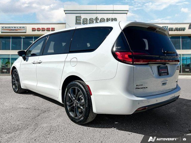 2026 Chrysler Pacifica Select in Cars & Trucks in Winnipeg - Image 3
