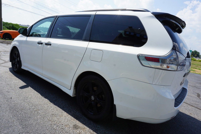 2020 Toyota Sienna in Cars & Trucks in Oakville / Halton Region - Image 4
