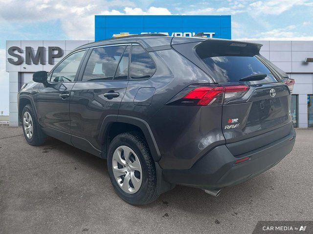2021 Toyota RAV4 LE | AWD | Heated Seats | Back Up Cam in Cars & Trucks in Saskatoon - Image 4