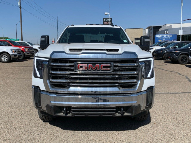 2025 GMC Sierra 2500HD in Cars & Trucks in Medicine Hat - Image 2